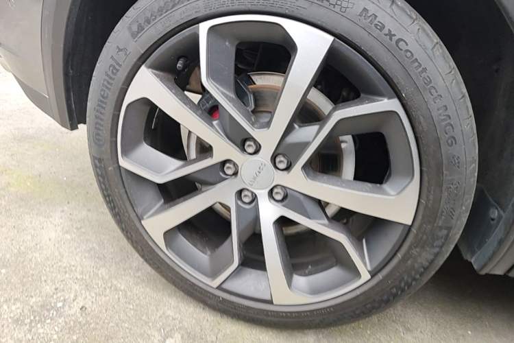 Used Lynk & Co 05 2022 2.0TD Four-Wheel Drive Dynamic Halo Exterior 5