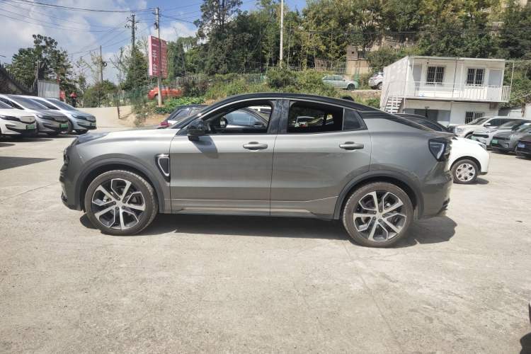 Used Lynk & Co 05 2022 2.0TD Four-Wheel Drive Dynamic Halo Exterior 6
