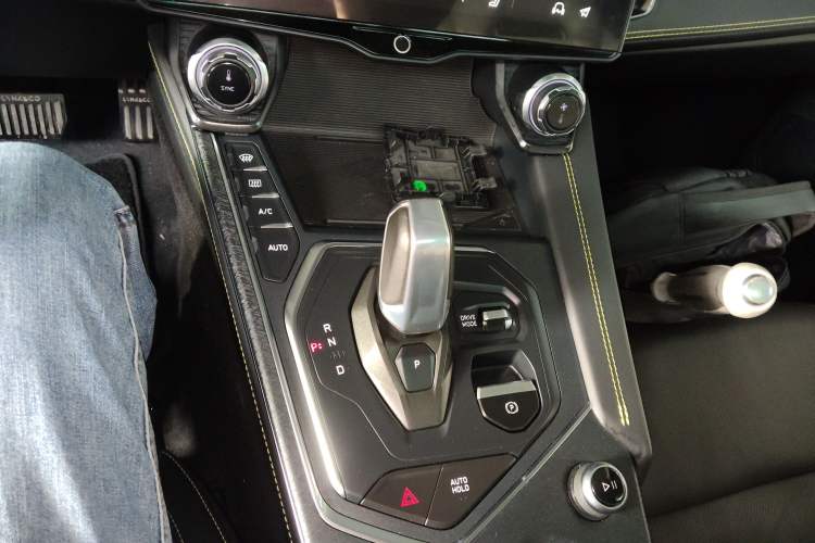 Used Lynk & Co 05 2022 2.0TD Two-Wheel Drive Zhaoyang Plus Gear Lever
