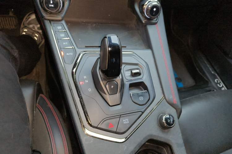 Used Lynk & Co 05 2022 2.0TD Four-Wheel Drive Dynamic Halo Gear Lever