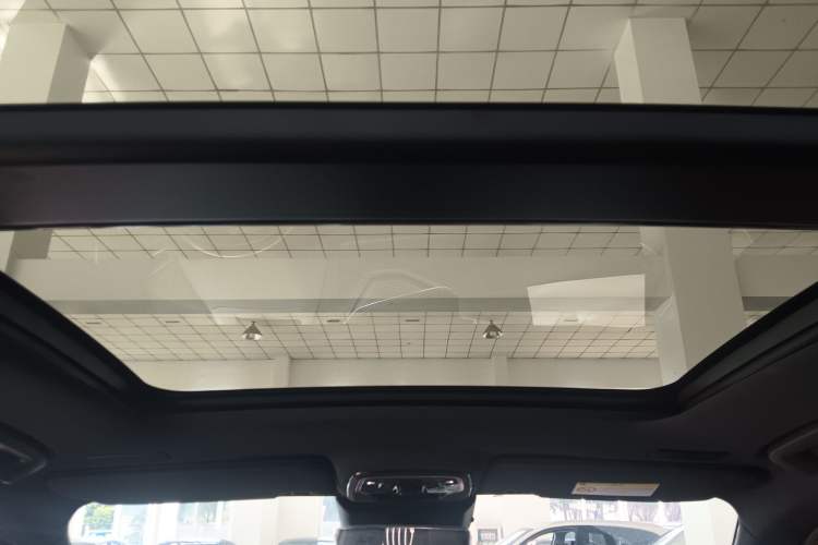 Used Lynk & Co 05 2022 2.0TD Four-Wheel Drive Dynamic Halo Headliner