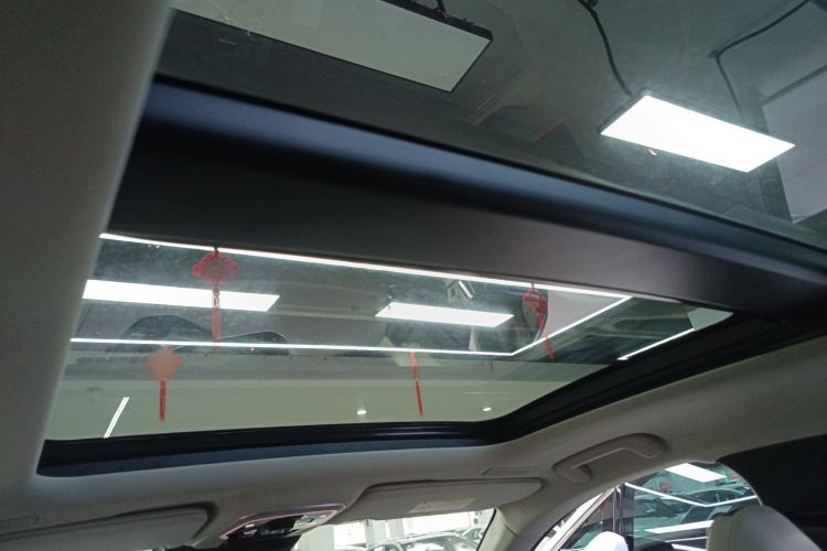 Used Lynk & Co 05 2022 2.0T Two-Wheel Drive Shine Halo Headliner