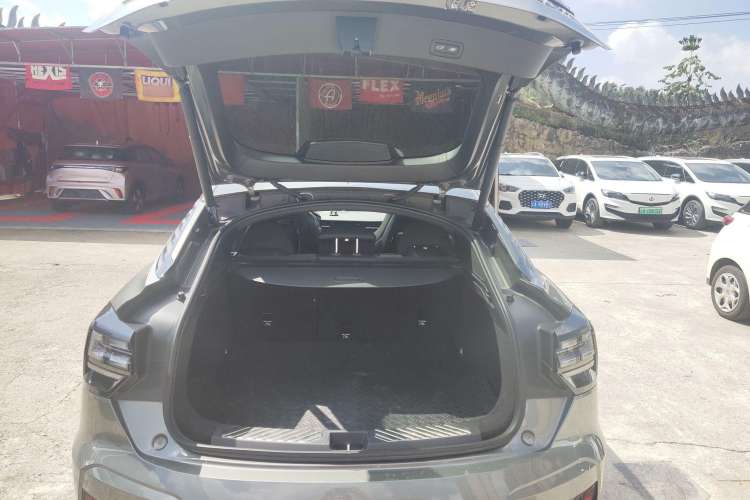 Used Lynk & Co 05 2022 2.0TD Four-Wheel Drive Dynamic Halo Headliner