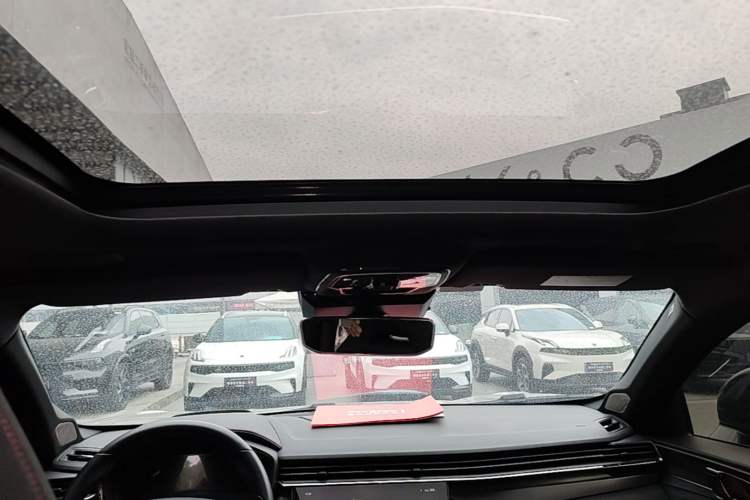 Used Lynk & Co 05 2022 2.0TD Four-Wheel Drive Dynamic Halo Headliner