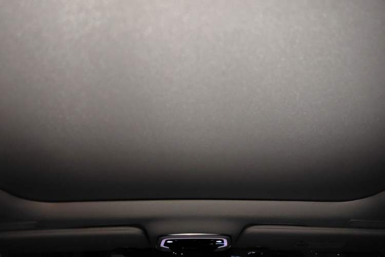 Used Lynk & Co 05 2022 2.0T Two-Wheel Drive Shine Halo Headliner