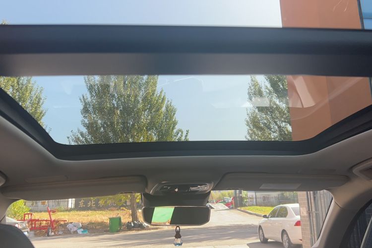 Used Lynk & Co 05 2022 2.0T Two-Wheel Drive Shine Halo Headliner
