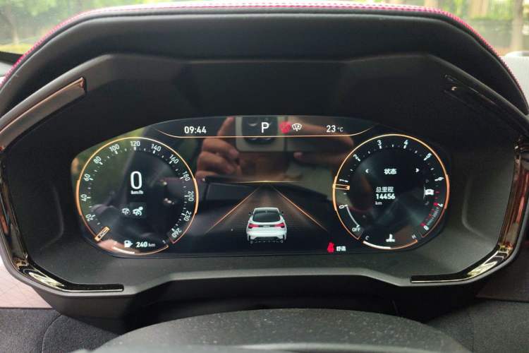 Used Lynk & Co 05 2022 2.0TD Four-Wheel Drive Dynamic Halo Instrument Cluster