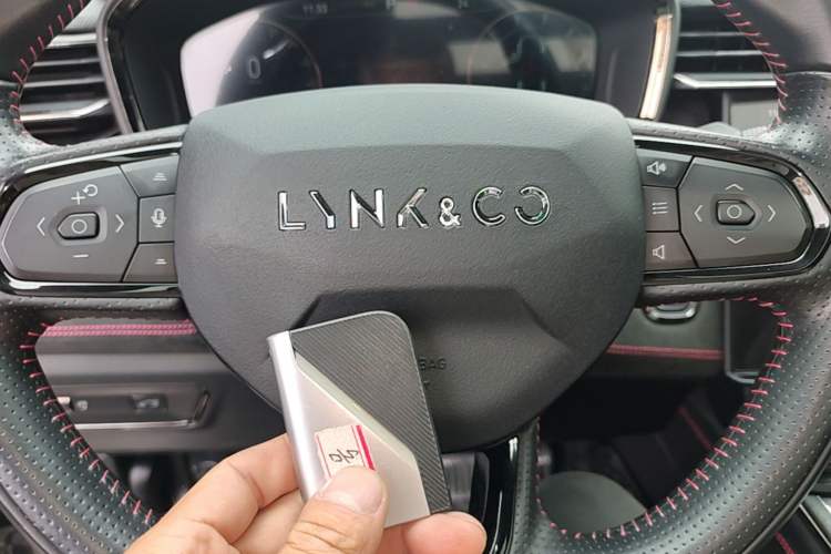 Used Lynk & Co 05 2022 2.0TD Four-Wheel Drive Dynamic Halo Interior 1