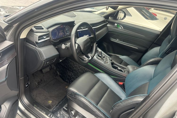 Used Lynk & Co 05 2022 2.0T Two-Wheel Drive Shine Halo Interior 1