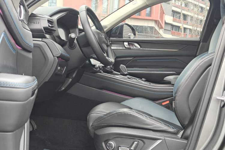 Used Lynk & Co 05 2022 2.0T Two-Wheel Drive Shine Halo Interior 1