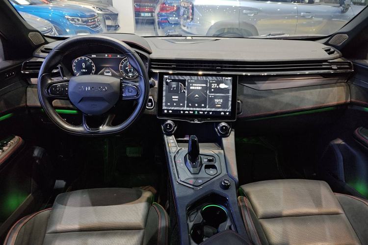 Used Lynk & Co 05 2022 2.0TD Four-Wheel Drive Dynamic Halo Interior 3