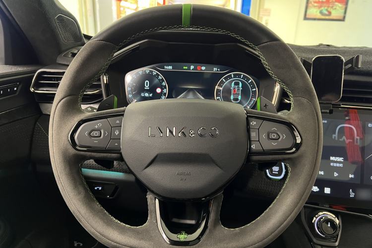 Used Lynk & Co 05 2022 05+ 2.0TD Automatic Exploration Edition Interior 3