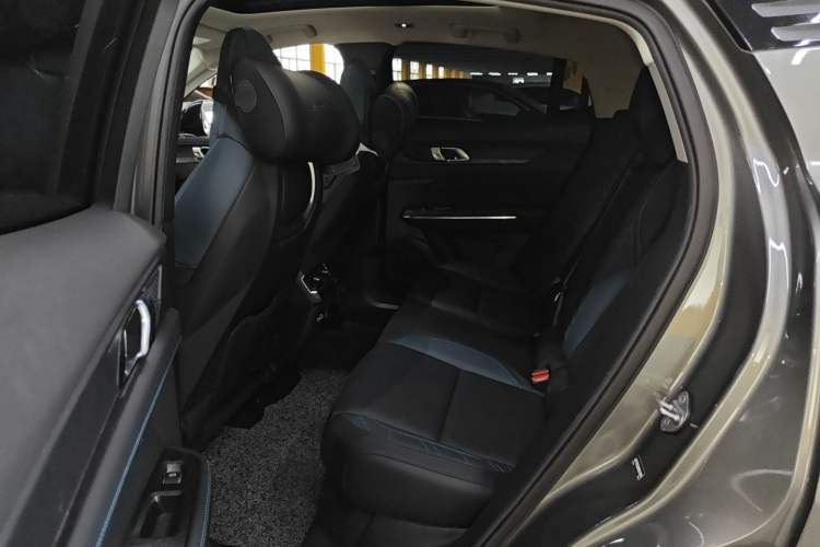 Used Lynk & Co 05 2022 2.0T Two-Wheel Drive Shine Halo Interior 4