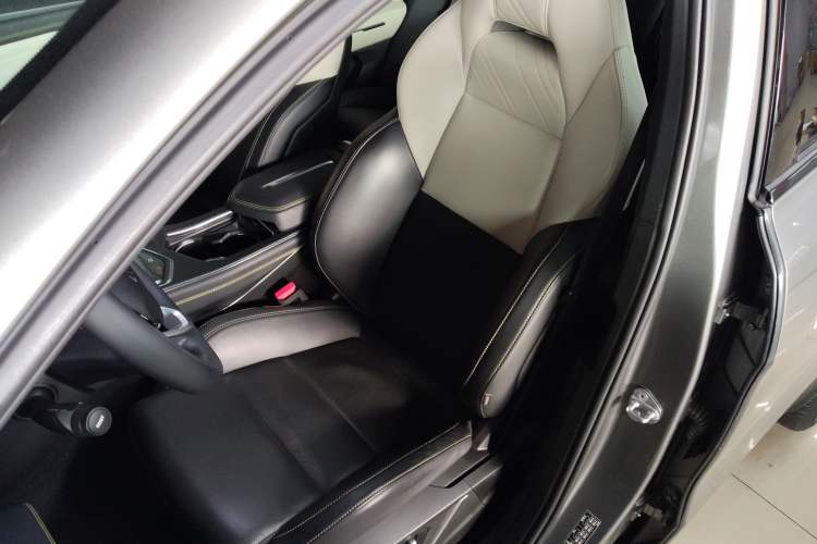 Used Lynk & Co 05 2022 2.0TD Two-Wheel Drive Zhaoyang Plus Left Front Seat