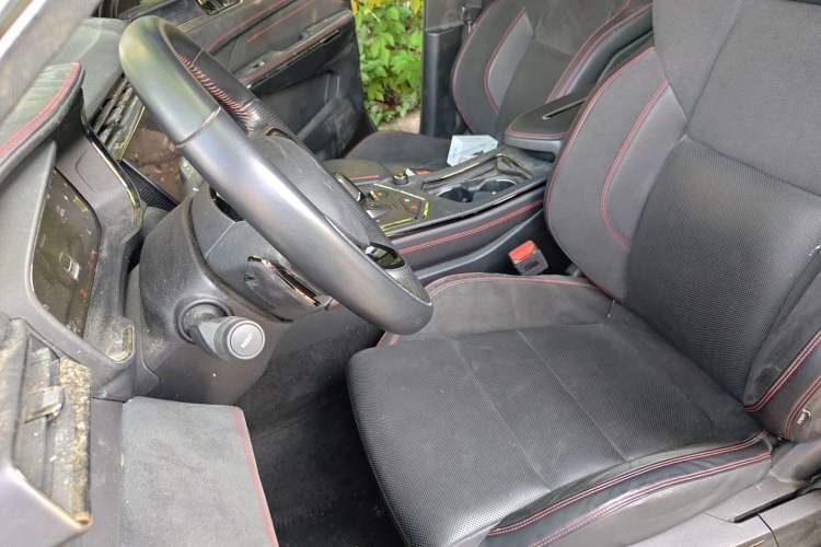 Used Lynk & Co 05 2022 2.0TD Four-Wheel Drive Dynamic Halo Left Front Seat