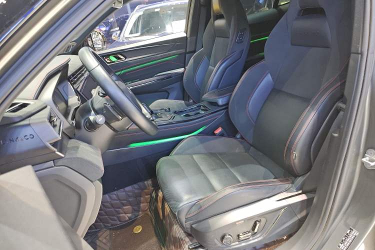 Used Lynk & Co 05 2022 2.0TD Four-Wheel Drive Dynamic Halo Left Front Seat