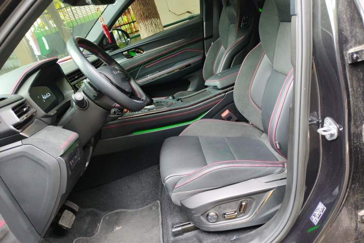 Used Lynk & Co 05 2022 2.0TD Four-Wheel Drive Dynamic Halo Left Front Seat