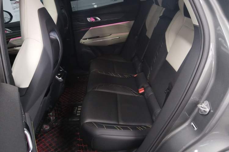Used Lynk & Co 05 2022 2.0T Two-Wheel Drive Shine Halo Left Rear Seat
