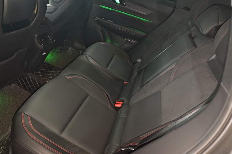 Used Lynk & Co 05 2022 2.0TD Four-Wheel Drive Dynamic Halo Left Rear Seat