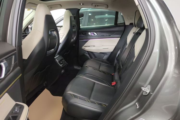 Used Lynk & Co 05 2022 2.0T Two-Wheel Drive Shine Halo Left Rear Seat