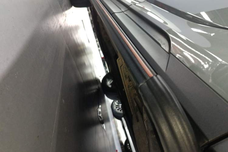 Used Lynk & Co 05 2022 2.0T Two-Wheel Drive Shine Halo Left Side Sill