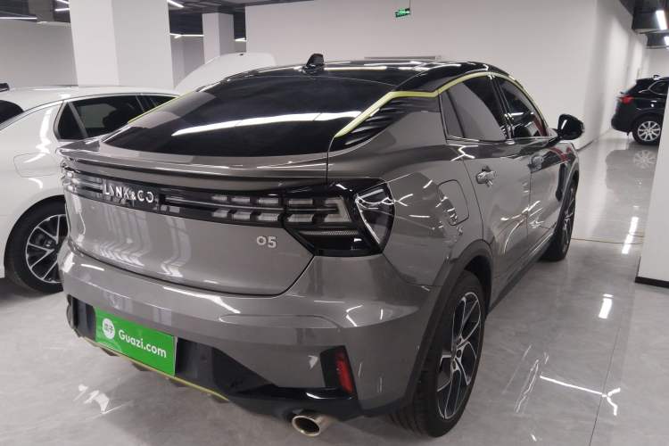 Used Lynk & Co 05 2022 2.0T Two-Wheel Drive Shine Halo Rear Right 45 Deg