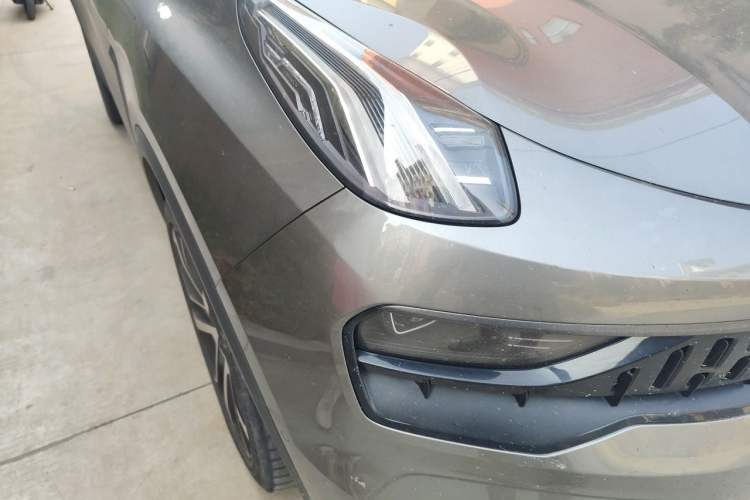 Used Lynk & Co 05 2022 2.0TD Four-Wheel Drive Dynamic Halo Right Front Headlight