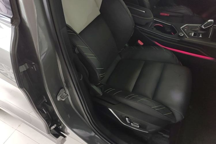 Used Lynk & Co 05 2022 2.0T Two-Wheel Drive Shine Halo Right Front Seat