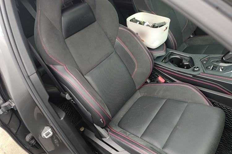Used Lynk & Co 05 2022 2.0TD Four-Wheel Drive Dynamic Halo Right Front Seat