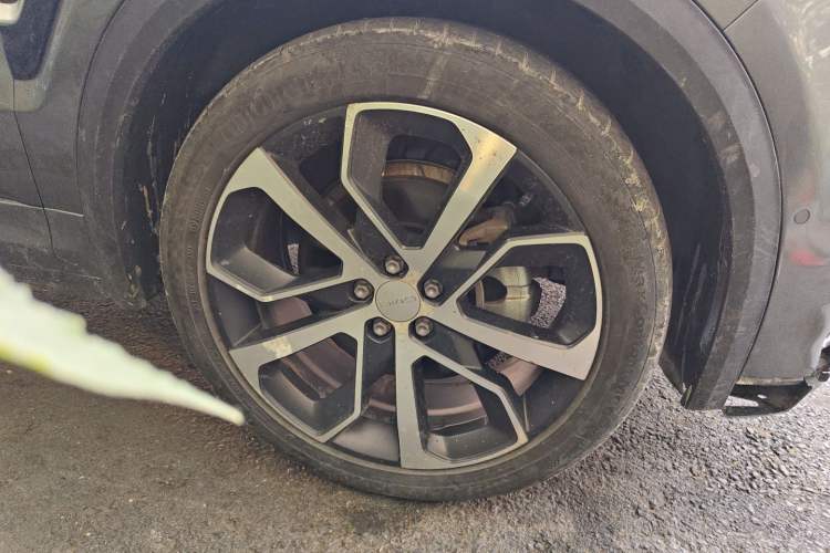 Used Lynk & Co 05 2022 2.0TD Four-Wheel Drive Dynamic Halo Right Front Wheel Hub