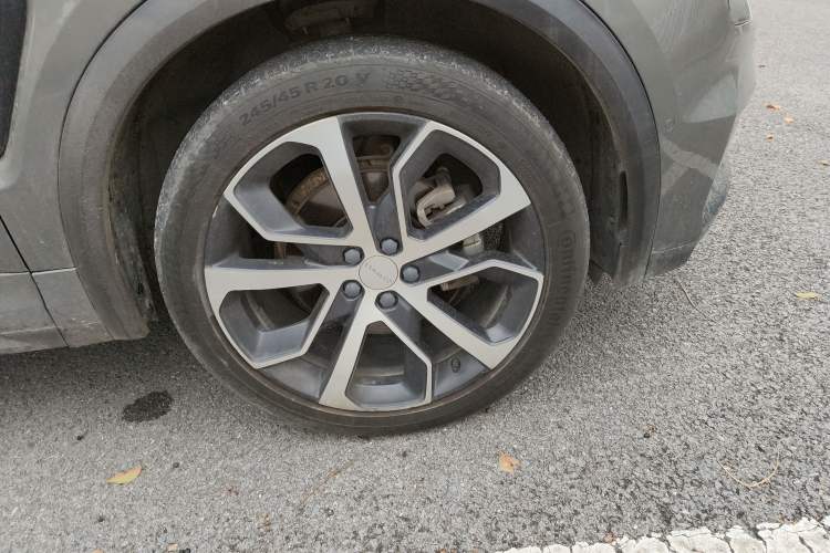 Used Lynk & Co 05 2022 2.0TD Four-Wheel Drive Dynamic Halo Right Front Wheel Hub
