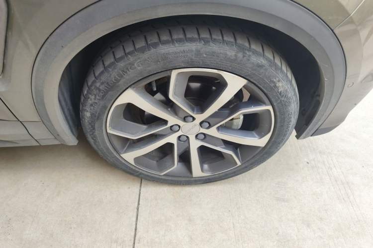 Used Lynk & Co 05 2022 2.0TD Four-Wheel Drive Dynamic Halo Right Front Wheel Hub