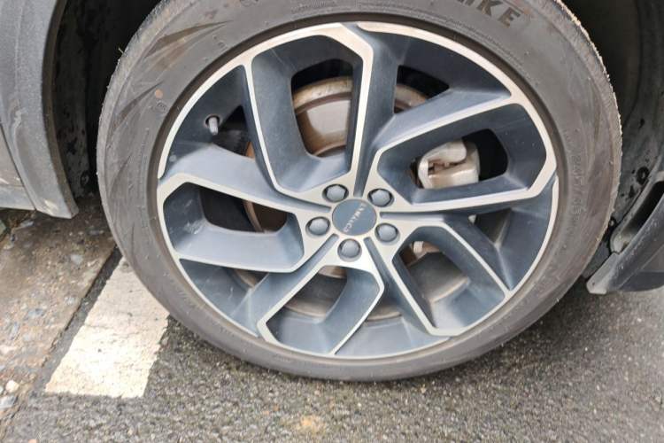 Used Lynk & Co 05 2022 2.0T Two-Wheel Drive Shine Halo Right Front Wheel Hub