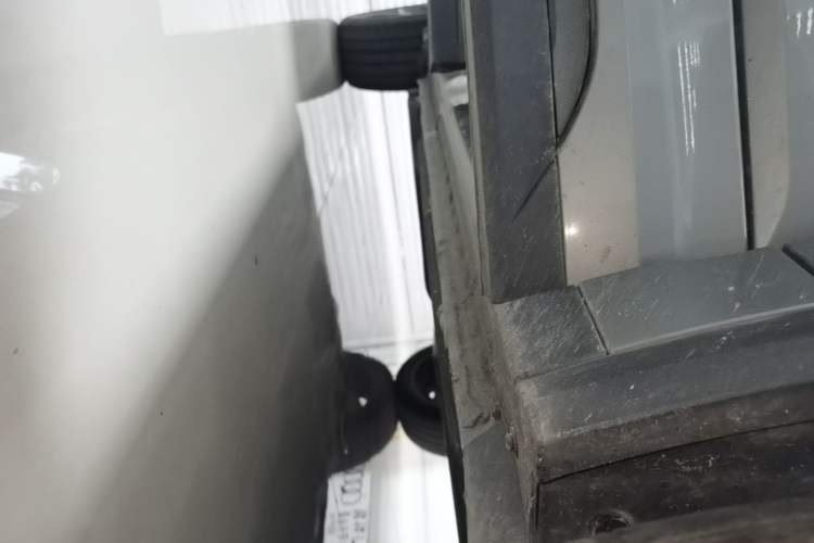 Used Lynk & Co 05 2022 2.0T Two-Wheel Drive Shine Halo Right Side Sill