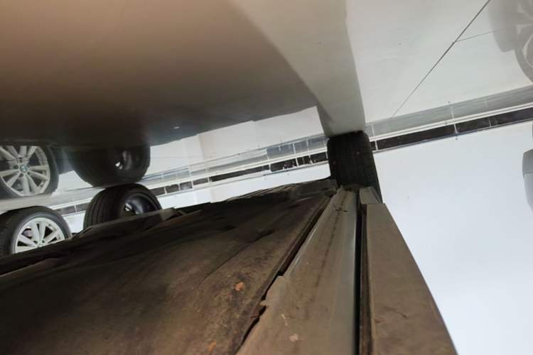 Used Lynk & Co 05 2022 2.0T Two-Wheel Drive Shine Halo Right Side Sill