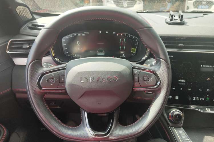 Used Lynk & Co 05 2022 2.0TD Four-Wheel Drive Dynamic Halo Steering Wheel