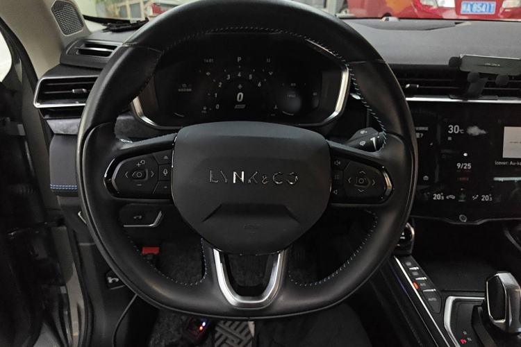 Used Lynk & Co 05 2022 2.0T Two-Wheel Drive Shine Halo Steering Wheel