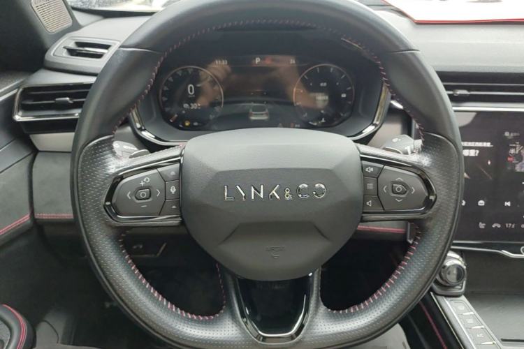 Used Lynk & Co 05 2022 2.0TD Four-Wheel Drive Dynamic Halo Steering Wheel