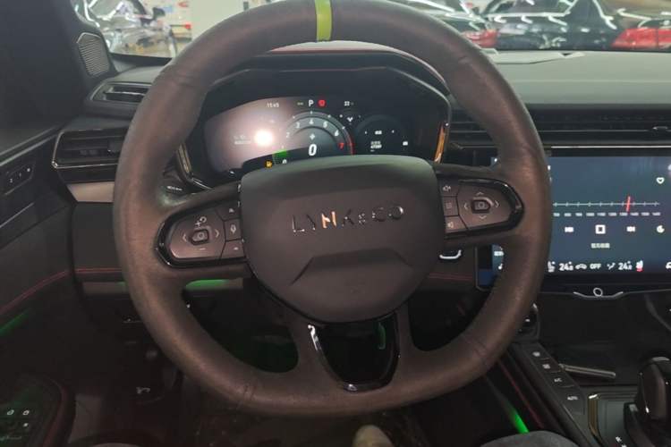 Used Lynk & Co 05 2022 2.0TD Four-Wheel Drive Dynamic Halo Steering Wheel