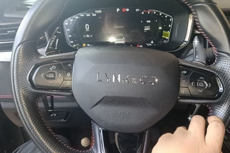 Used Lynk & Co 05 2022 2.0TD Four-Wheel Drive Dynamic Halo Steering Wheel