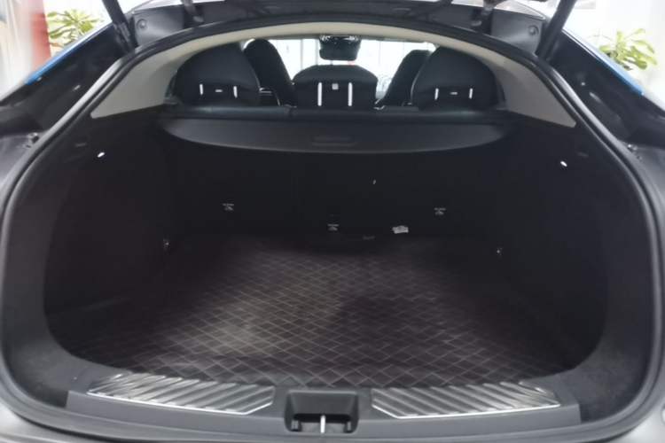 Used Lynk & Co 05 2022 2.0T Two-Wheel Drive Shine Halo Trunk