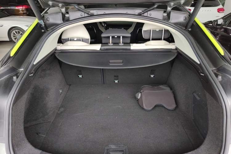 Used Lynk & Co 05 2022 2.0T Two-Wheel Drive Shine Halo Trunk
