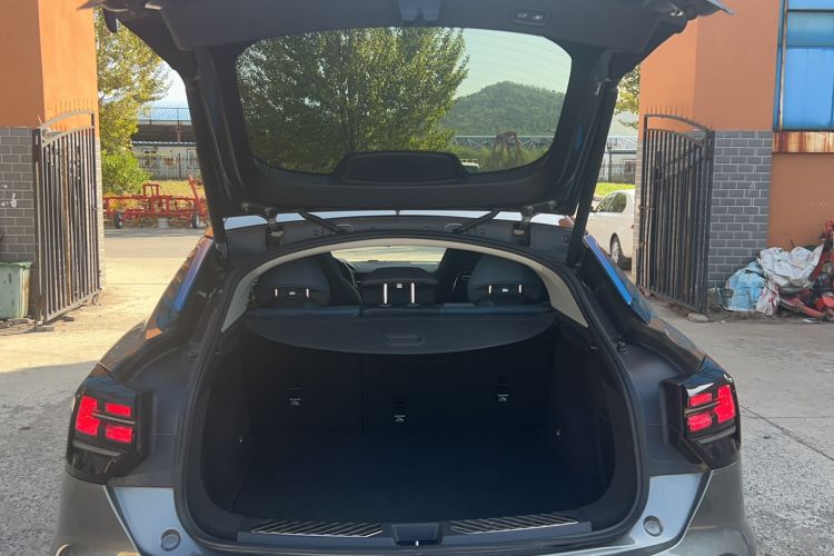 Used Lynk & Co 05 2022 2.0T Two-Wheel Drive Shine Halo Trunk
