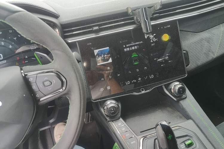 Used Lynk & Co 05 2022 05+ 2.0TD Automatic Exploration Edition Audio And AC Panel