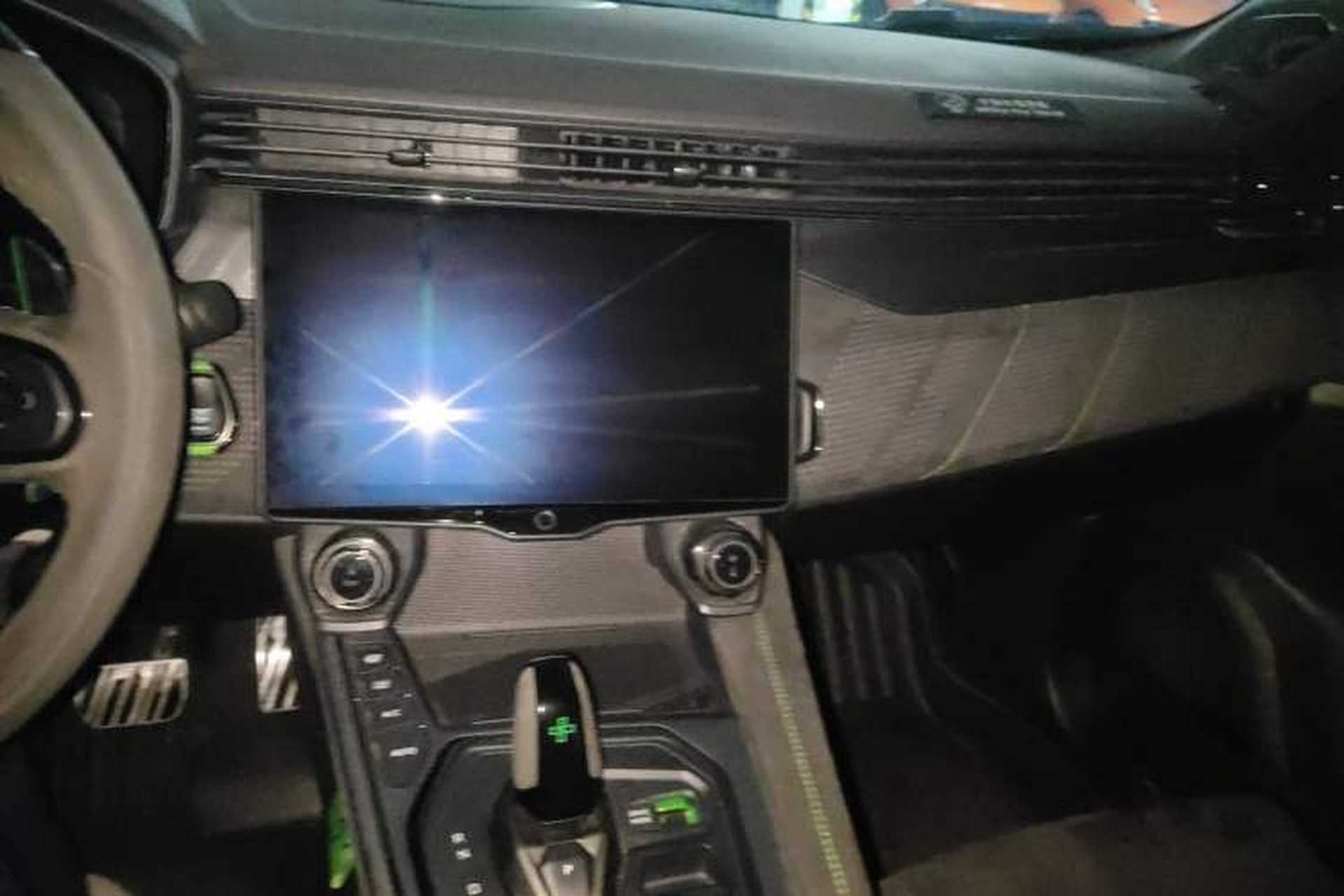 Used Lynk & Co 05 2022 05+ 2.0TD Automatic Performance Package Audio And AC Panel