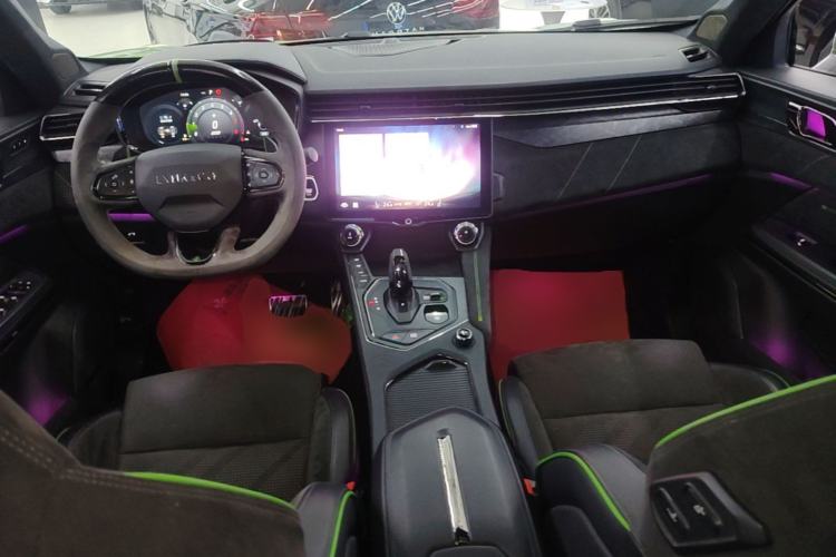 Used Lynk & Co 05 2022 05+ 2.0TD Automatic Exploration Edition Center Console