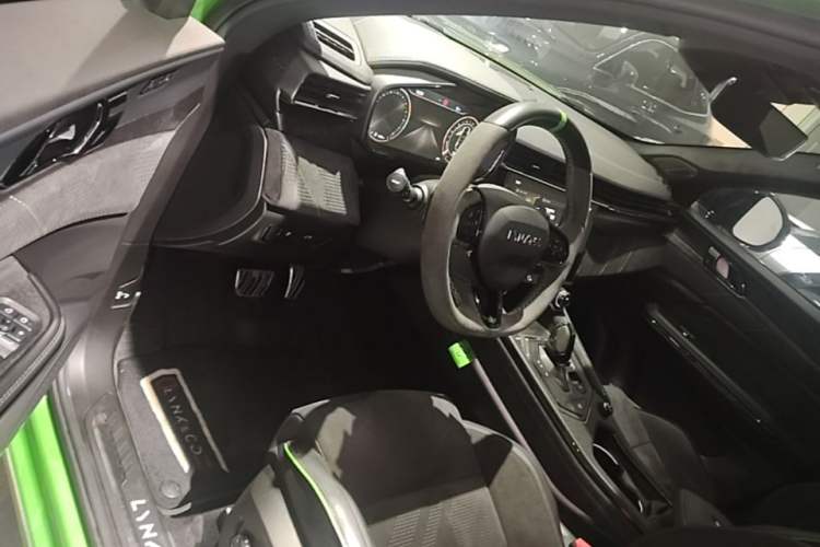 Used Lynk & Co 05 2022 05+ 2.0TD Automatic Performance Package Driver Seat