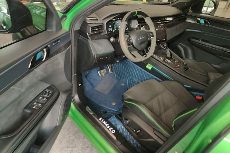 Used Lynk & Co 05 2022 05+ 2.0TD Automatic Performance Package Driver Seat
