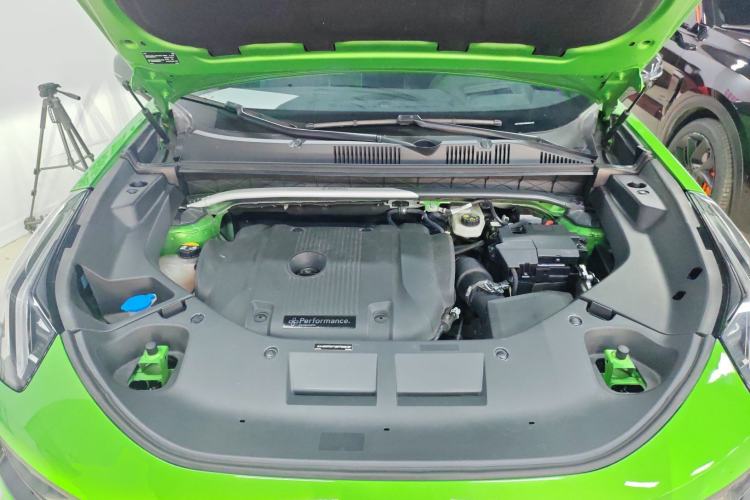 Used Lynk & Co 05 2022 05+ 2.0TD Automatic Exploration Edition Engine Bay