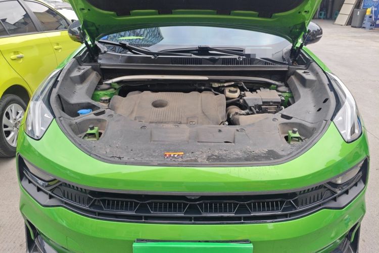 Used Lynk & Co 05 2022 05+ 2.0TD Automatic Performance Package Engine Bay